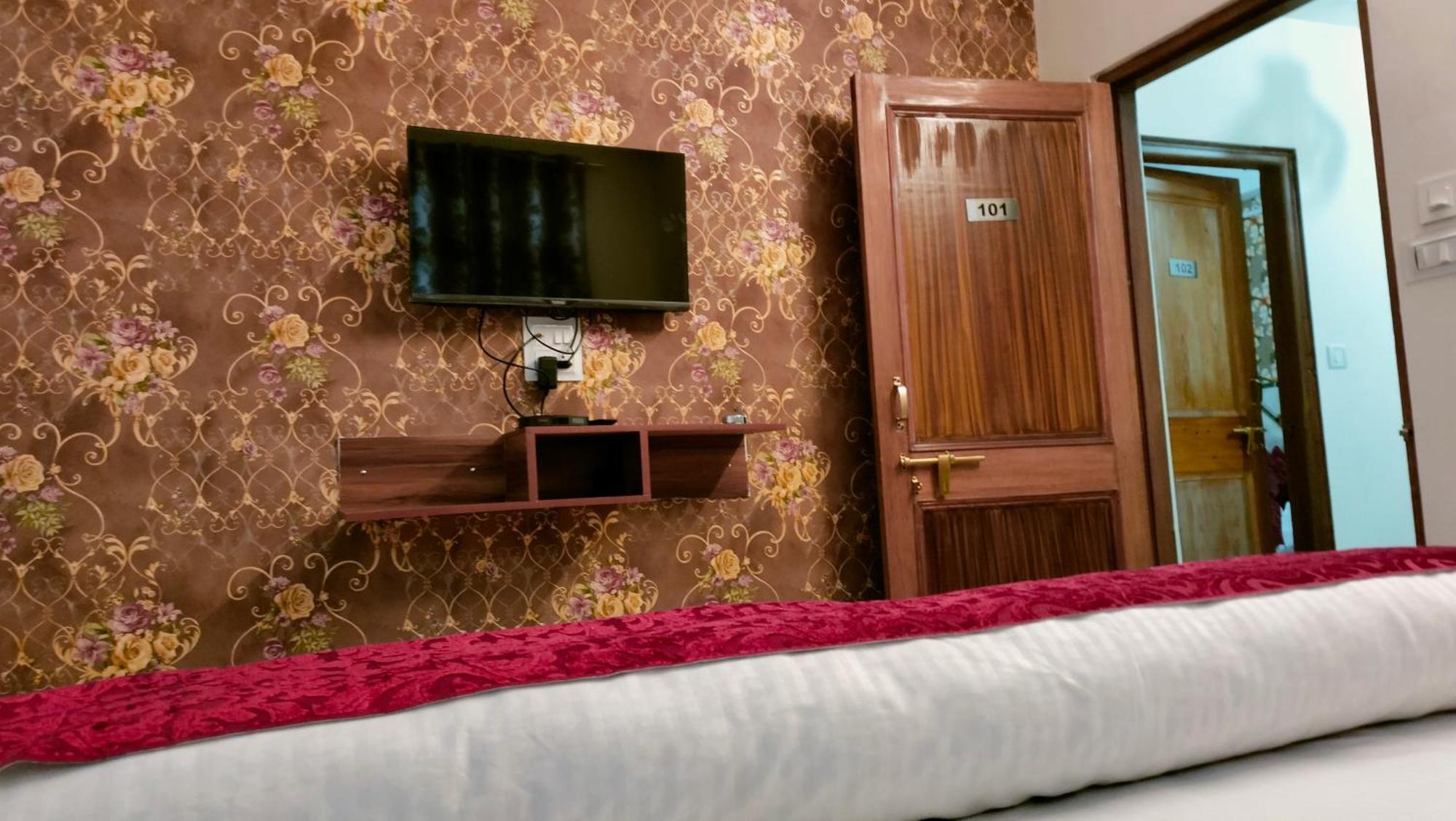 B&B Aston Shimla Hill'S エクステリア 写真